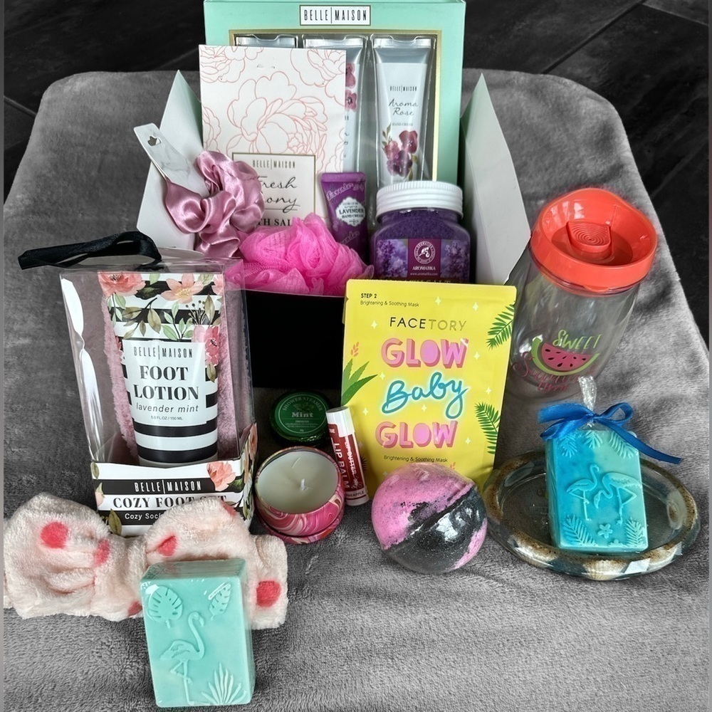 Mystery Gift Box 🎁